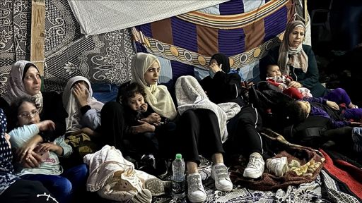 Thousands shelter at Gaza’s largest hospital after Israeli evacuation order