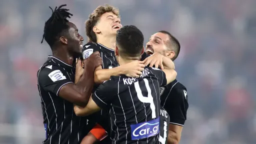 PAOK’s mauling of Olympiakos puts Panathinaikos four points clear