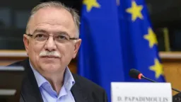 Veteran MEP Dimitris Papadimoulis quits SYRIZA