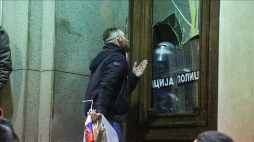 Serbian opposition supporters try to break into Belgrade assembly