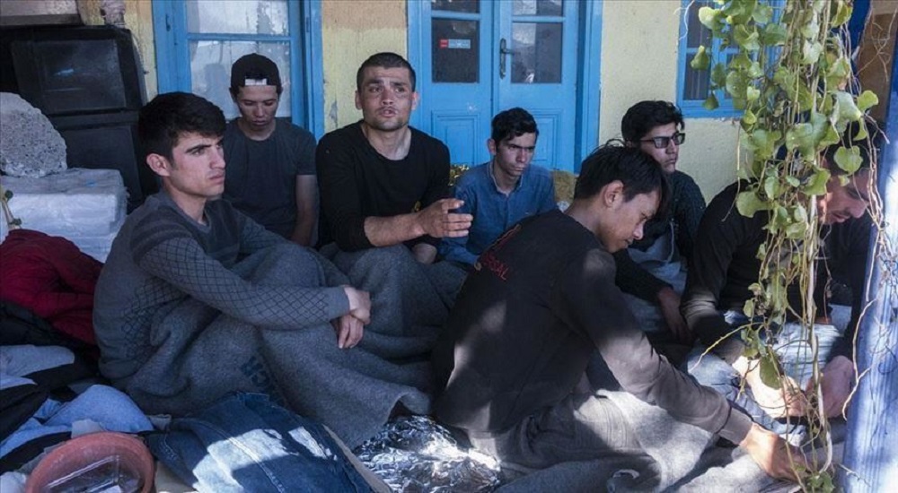 Greek Coast Guard seize asylum seekers' belongings