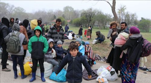 Asylum seekers end wait at Turkey-Greece border for Europe