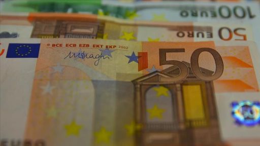 Western countries urge Kosovo to postpone decision to replace Serbian dinar with euro
