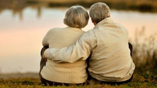 Eurostat: Life expectancy in greece at 80.8 years