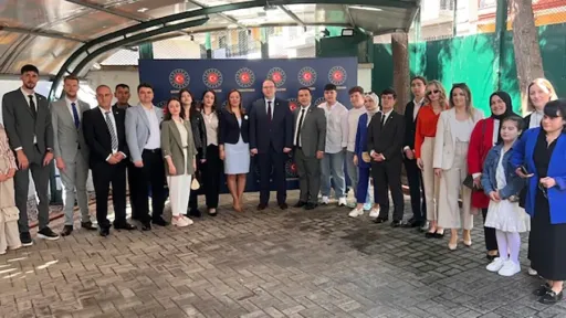 Kinsmen flock to the Eid al-Fitr ceremony at the Turkish Consulate General