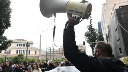 The Labour Centre calls all workers to the general strike of 17 April