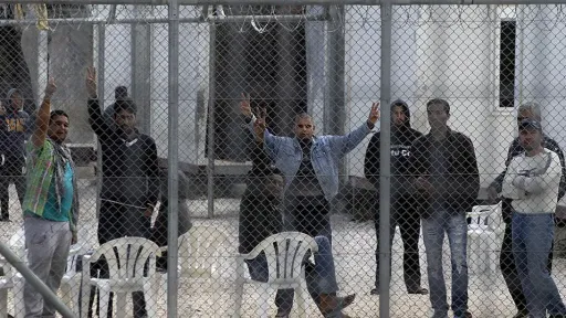 Refugees and migrants left without interpreters