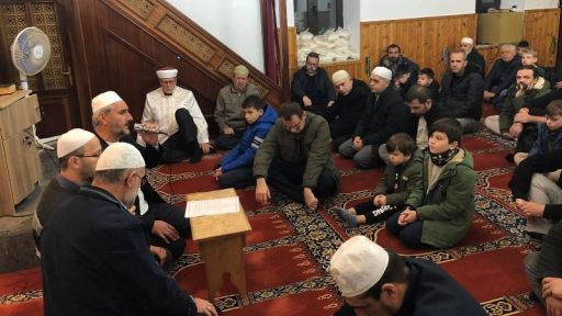 "Bring your child to Fajr prayer" program resumes