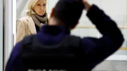 French far-right threatens govt with no-confidence vote over budget