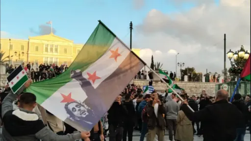 Greece hails downfall of Assad regime, calls for democratic transition, refugees’ return home