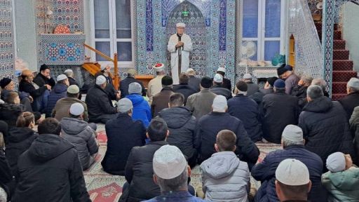 Kinsmen gather at Muratlı Mosque for fajr prayer
