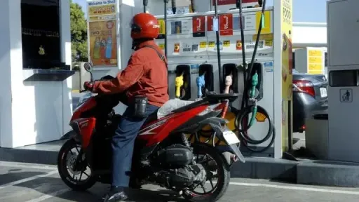 Amendment will prohibit gas stations from selling gas to motorcyclists without helmets