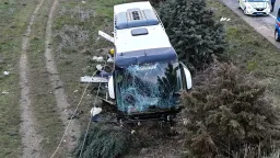 37 injured in Greece-Türkiye bus accident near Canakkale