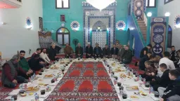 Youth of Gazhane gather for traditional iftar