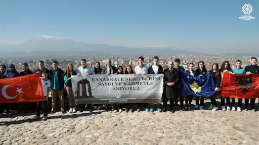 Meaningful tribute by Maarif students for the Çanakkale victory