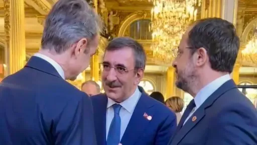 Mitsotakis meets Christodoulides, Yilmaz in Paris