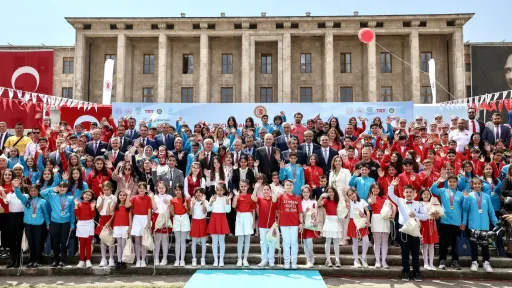 Türkiye marks April 23 with children, heritage celebrations