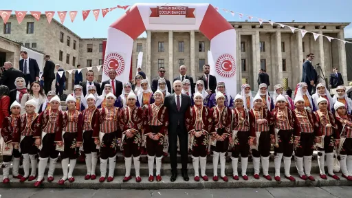 Türkiye marks April 23 with children, heritage celebrations