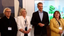 Mitsotakis: Parents should take the time to understand how children think