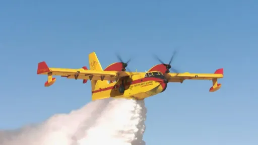 Greece to buy 7 new waterbombers, upgrade 7 in firefighting fleet