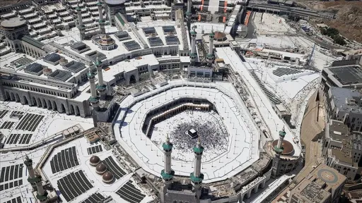 Saudi Arabia adopts AI to enhance services for Hajj pilgrims