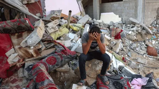 Thousands of activists from around the world march to Gaza