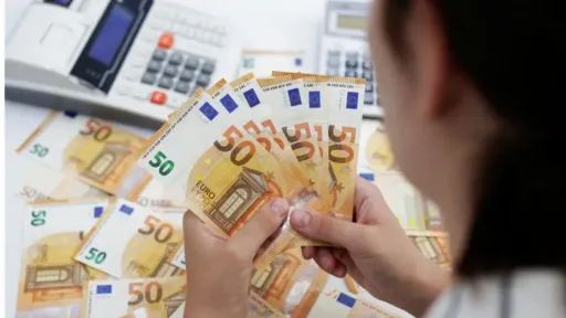 Over a quarter of Greeks keep secret savings from their partner
