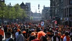 EU's population exceeds 450M in 2025