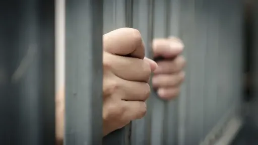 Bulgarian citizen sentenced to 2 years in prison for burning Greek flag in Gümülcine