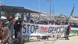 Protest against Gaza war prevents Israeli tourists from disembarking on Syros