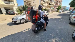 Delivery services suspended between 11:00–18:00 today in Greece due to extreme heat