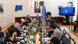 PM Mitsotakis unveils 25 reform priorities, sidesteps farming scandal