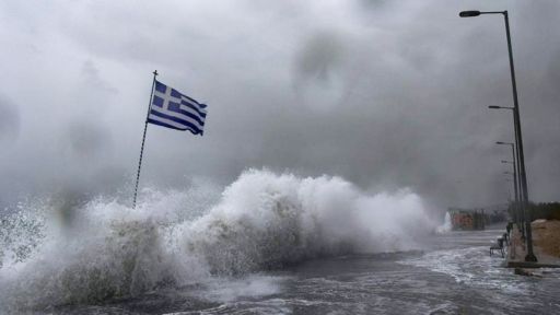 Temperatures drop slightly, stronger winds in the Northern Aegean