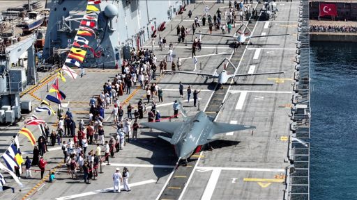 People flock to TEKNOFEST to visit Turkish warships