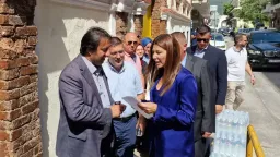 Greek Education Minister Zaharaki visits İskeçe Minority High School: School Board denied entry