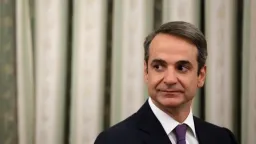 Mitsotakis’ tax measures boost ND’s support, poll shows