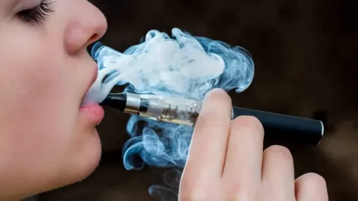 Greek authorities seize largest ever haul of illegal vaping products at border