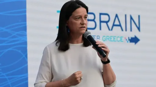 Greece woos diaspora with 50% tax cut, new digital platform
