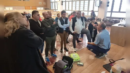 EMT regional employees trained in basic life support and AED use in Gümülcine