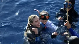 Freediver Sahika Ercumen sets new world record with message of solidarity for Gaza