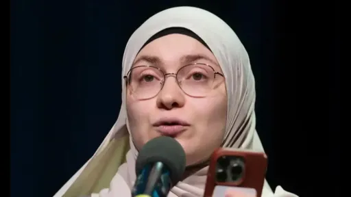 Turkish-born poet Ayse Irem wins German Poetry Slam with poem on identity, racism