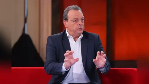 Famellos: “Mitsotakis on the run — he slipped out the back door in Dedeağaç”