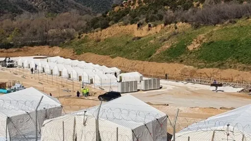 Tension, fire, and 29 arrests at facility housing asylum applicants in Serres region