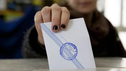 Undecided voters reach 20% as Greeks cut back on meat and fish