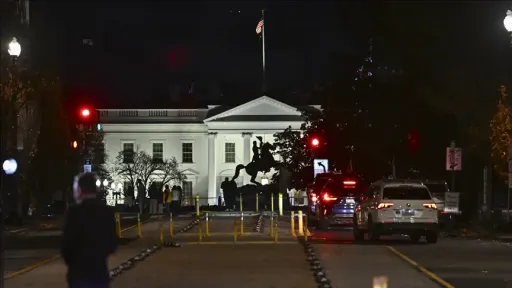 2 national guard members shot near White House