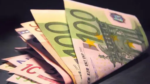 Christmas bonus to employees to be paid early