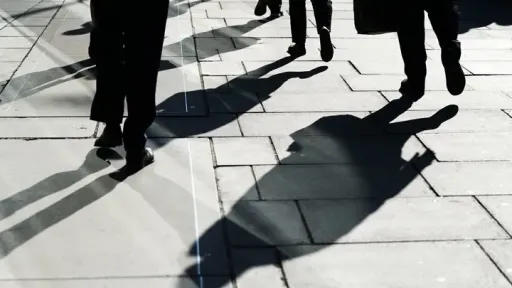 Unemployment drops to 8.6% in October 2025