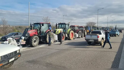 Farmers clarify which vehicles pass freely and without delay through the Gümülcine roadblock