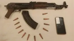 Young man traveled from İskeçe to Athens with a hidden Kalashnikov