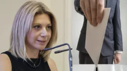 Poll shows ND lead intact as Karystianou’s popularity surges